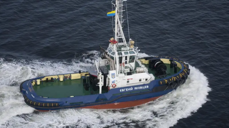 ‘Evgeniy Yakovtsev’ is typical of many Damen ASD Tug 2810 harbour tugs built for use in tug fleets around the world
