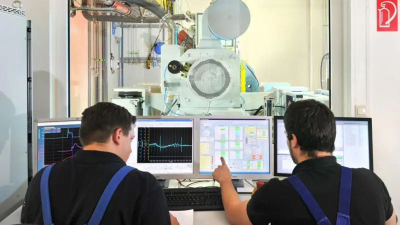 SKL Motor specialists develop new combustion processes, fuels and combustion chamber geometries for the development of MTU engines