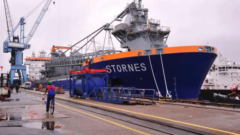‘Stornes’ alongside in Hamburg