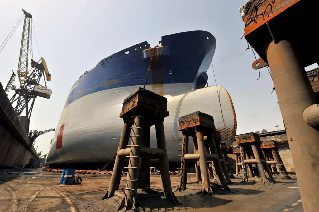 VLCC ‘Alphard Star’ in drydock at ASRY being converted into an offshore oil storage vessel