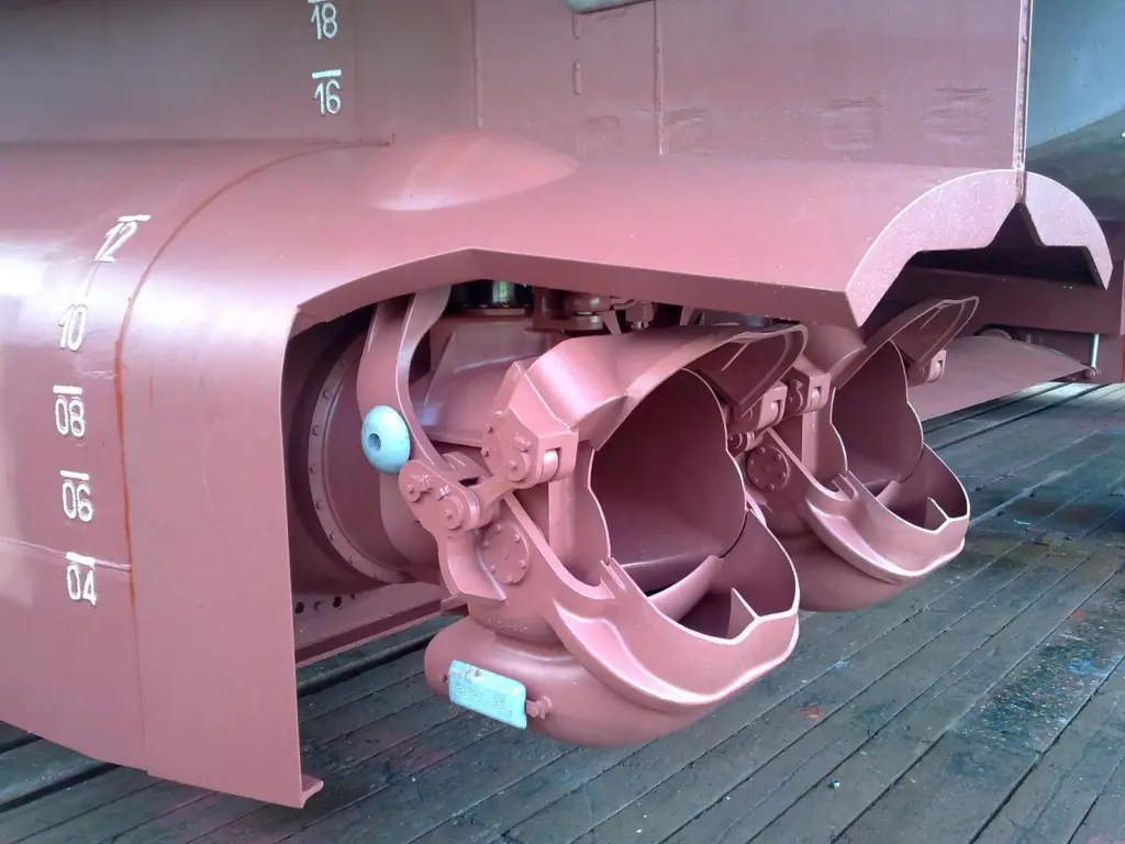 MJP’s new waterjet double control, as applied to a French landing craft