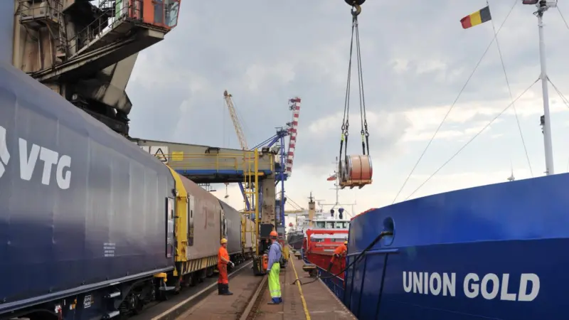 ‘Union Gold’ led a new series of three 2,574dwt, low air-draught cargo vessels ordered from Damen by Union Transport; a contract of affreightment covering steel shipments from Belgium to the UK provides baseload business