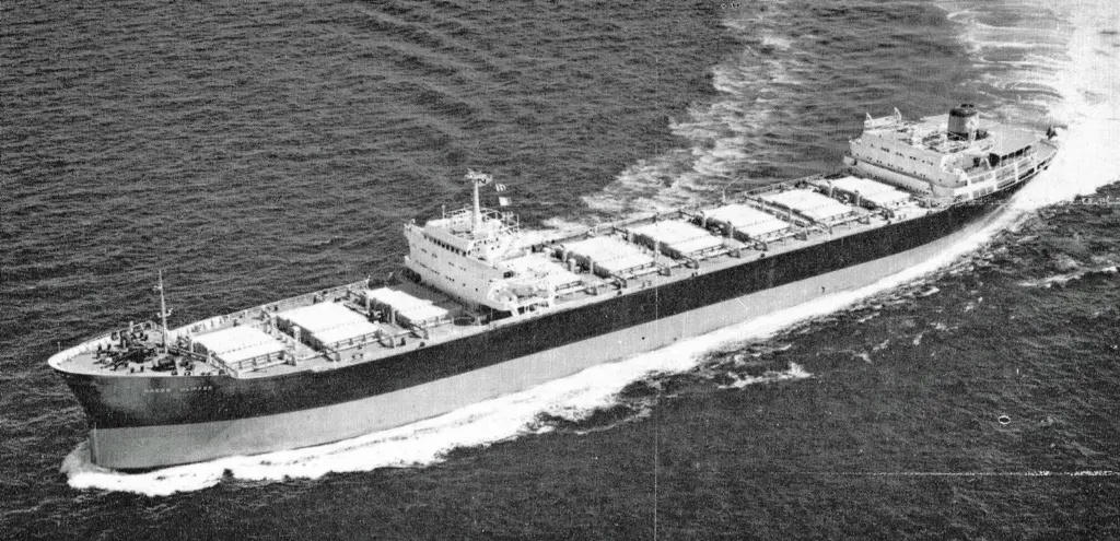 ‘Naess Clipper’ – Britains largest bulk carrier, built in Japan