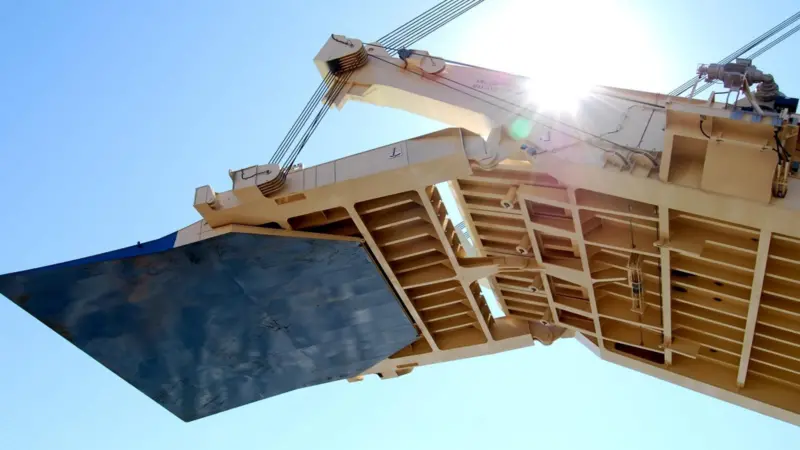 MacGregor electrically-driven stern quarter ramp on ‘Cattleya Ace’