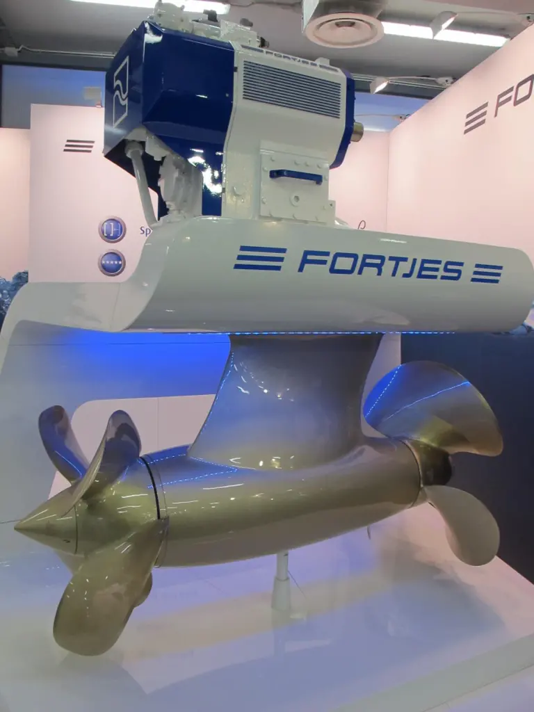 Reintjes’ Fortjes drive is intended to fill the gap between the smaller commercial pod drives and leisure craft-derived units