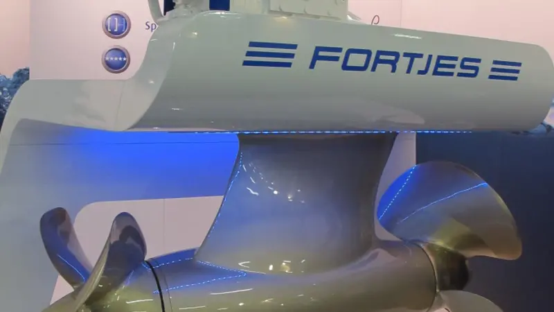 Reintjes’ Fortjes drive is intended to fill the gap between the smaller commercial pod drives and leisure craft-derived units
