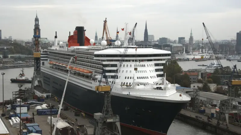 ‘QM2’ returns to Blohm & Voss