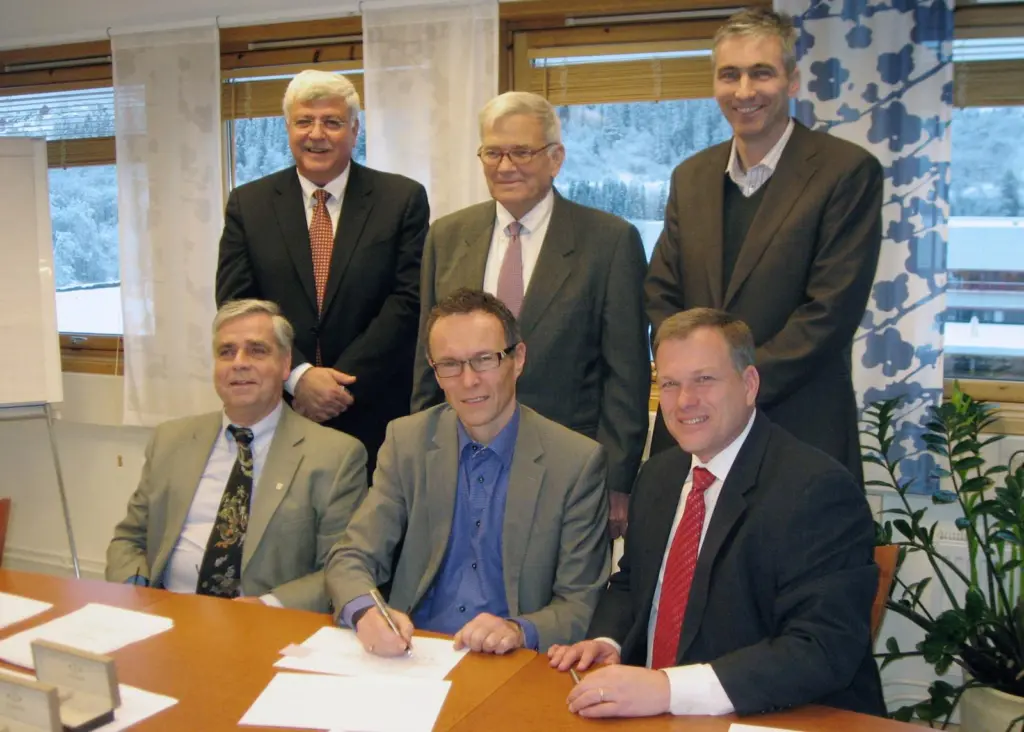 ABS concludes the acquisition of Safetec Nordic: standing (left to right): Tony Nassif, ABS Group CEO and president; Robert D. Somerville, ABS and ABS Group chairman; Jan Morten Ertsaas, Safetec CEO; sitting (left to right): Professor Jan Erik V...