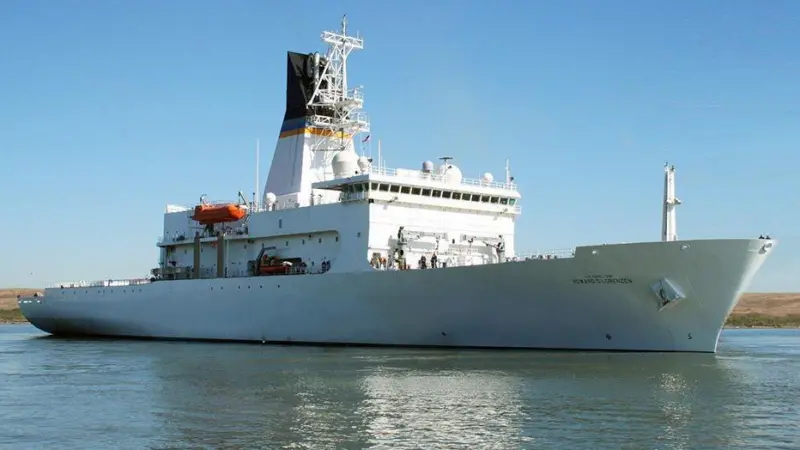 ‘USNS Howard O Lorenzen’ has a Caterpillar diesel electric power package