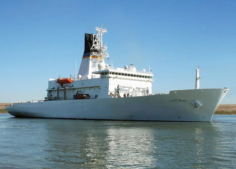 ‘USNS Howard O Lorenzen’ has a Caterpillar diesel electric power package