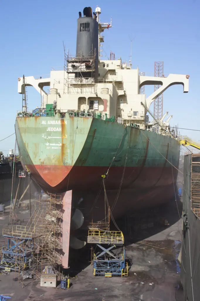 The 95,628 dwt Saudi Arabia’s tanker ‘Al Anabariah’ in ASRY’s 500,000 dwt capacity graving dock mid-January 2012