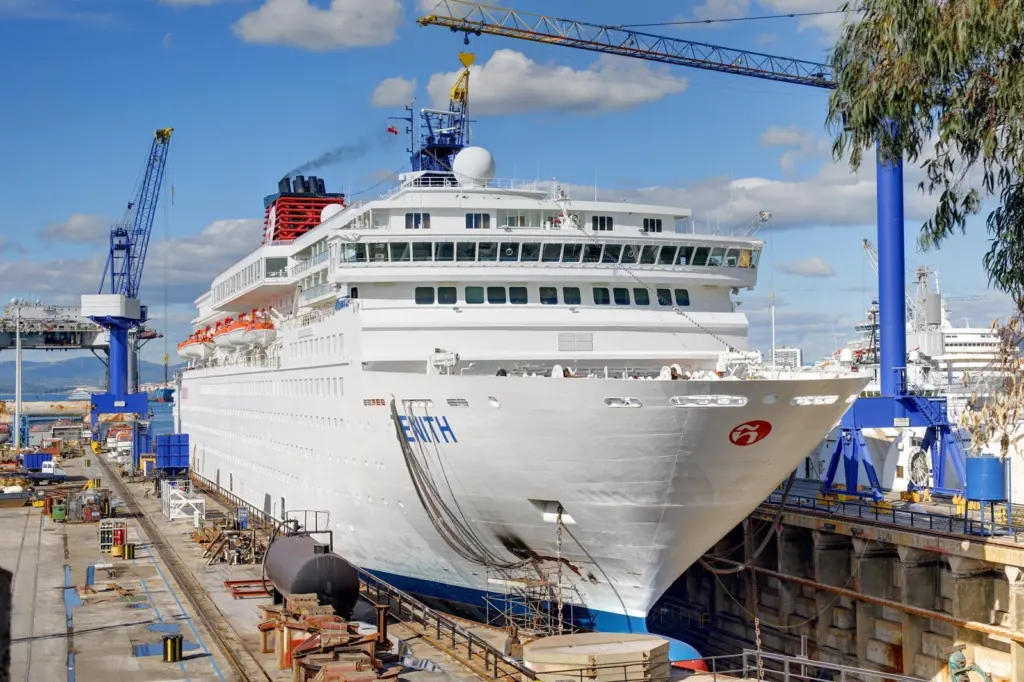 ‘Zenith’ in Gibdock’s No1 drydock