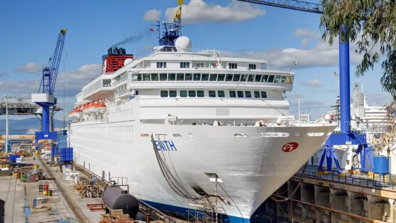 ‘Zenith’ in Gibdock’s No1 drydock