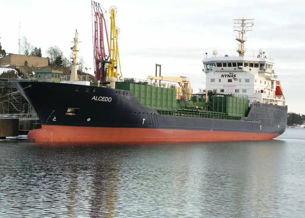 Nynas-operated bitumen tanker ‘Alcedo’ was retrofitted with the PureBallast EX system