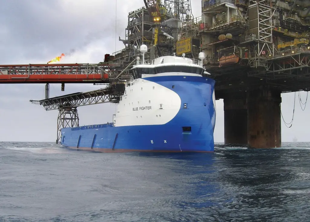 ‘Blue Fighter’ at work on the Beryl field in the North Sea (picture from crew of ‘Esvagt Observer’)