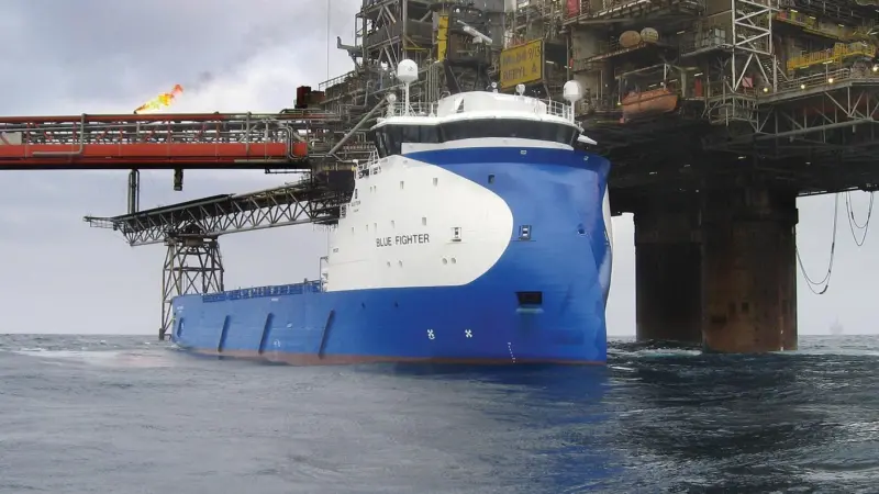 ‘Blue Fighter’ at work on the Beryl field in the North Sea (picture from crew of ‘Esvagt Observer’)