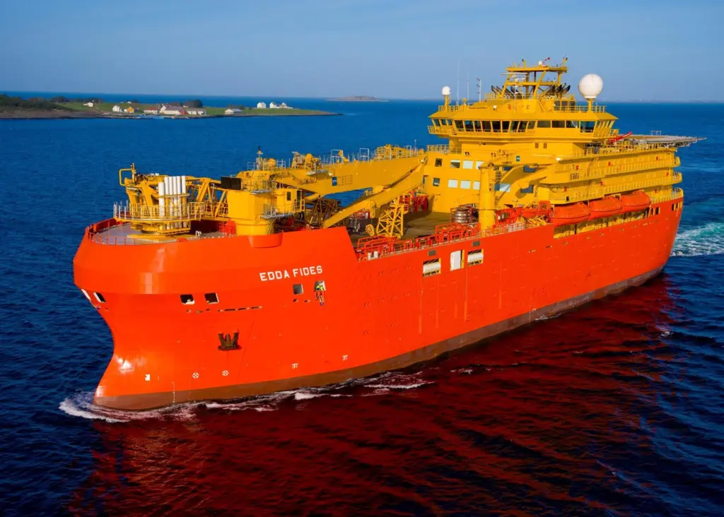 ‘Edda Fides’ recently visited Gibdock for maintenance work, primarily concerned with the thruster installation