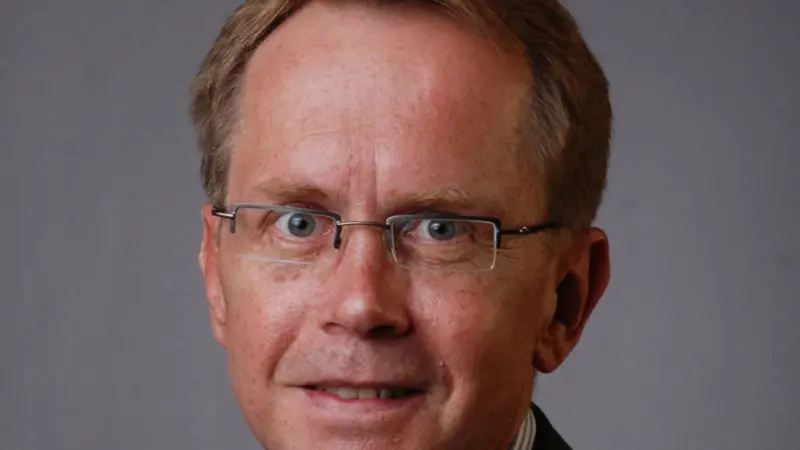 Paul Robbe, managing director of the new Raytheon Anschuetz do Brasil Siestemas Maritimos Ltda
