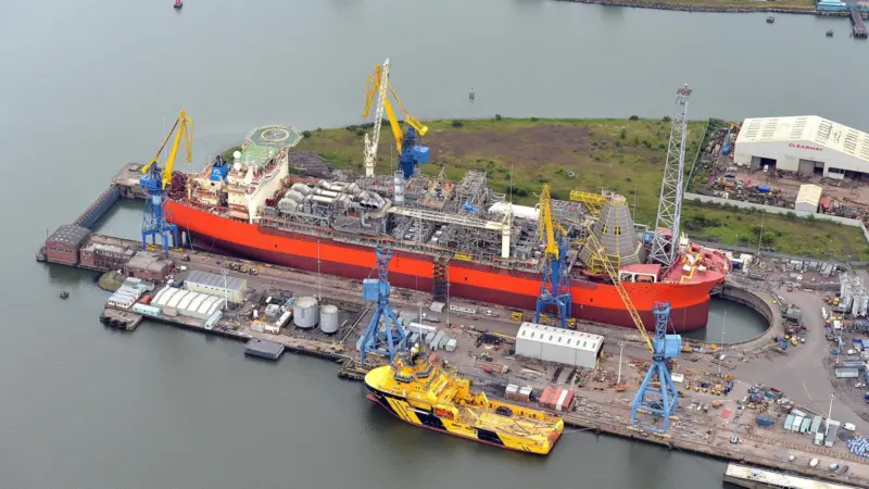 The ‘SeaRose’ FPSO prepares to leave Harland & Wolff in Belfast