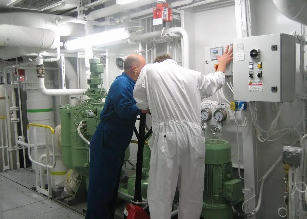 Bollfilter UK service engineer providing onboard training