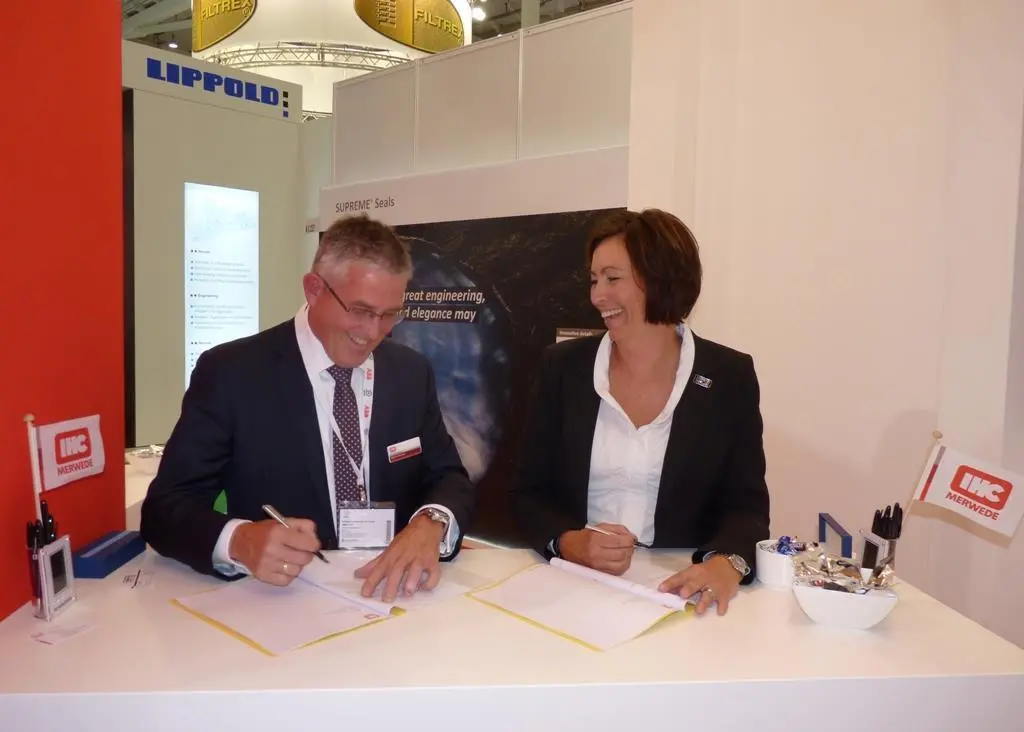 Willem Steenge, managing director, IHC Sealing Solutions and Marit Börjesson, managing director, Berg Propulsion