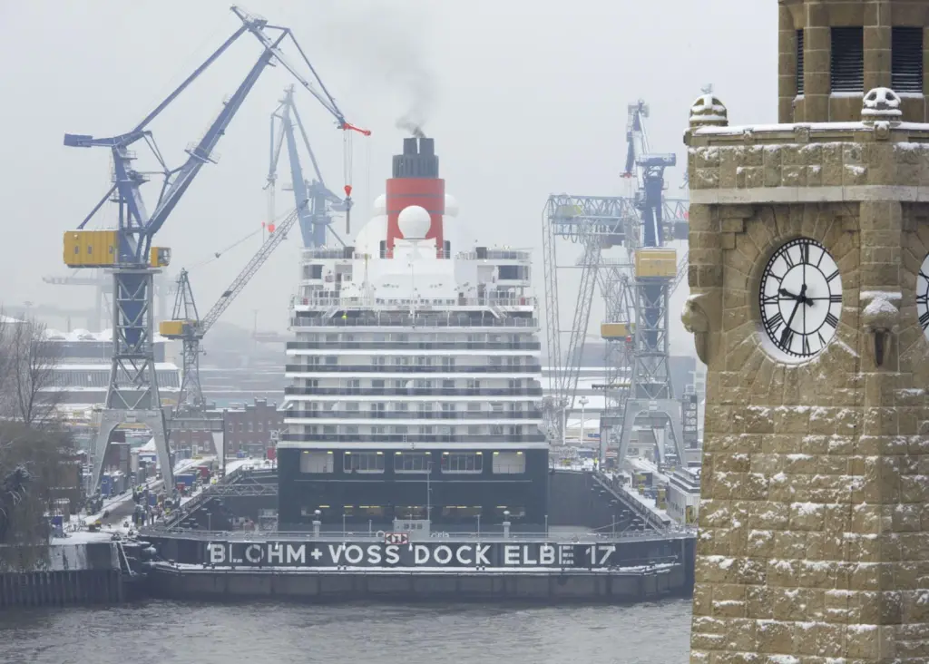 Queen Victoria at B&V in 2010. Now it’s the