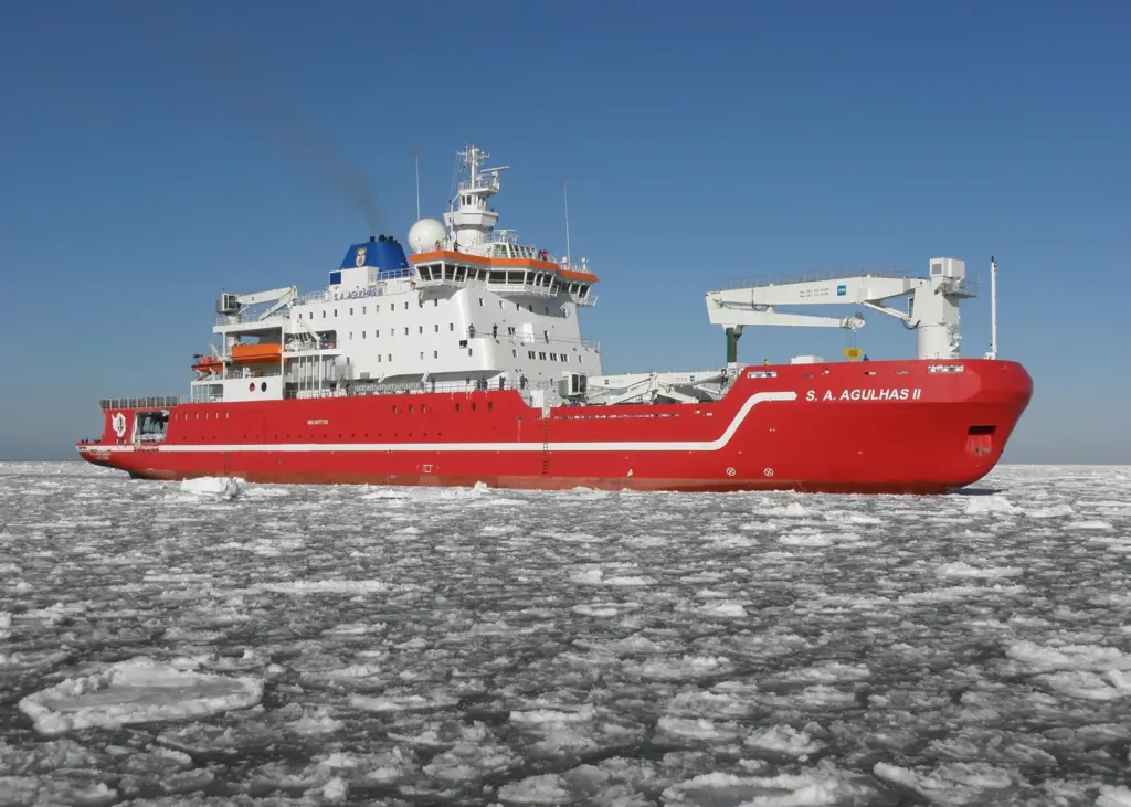 ‘S.A.Agulhas II’ has a multipurpose role, serving as a polar supply vessel, research ship, icebreaker, expedition vessel and passenger ship, although her core function is logistic support for South Africa's Antarctica research bases (image by Urban Soul)