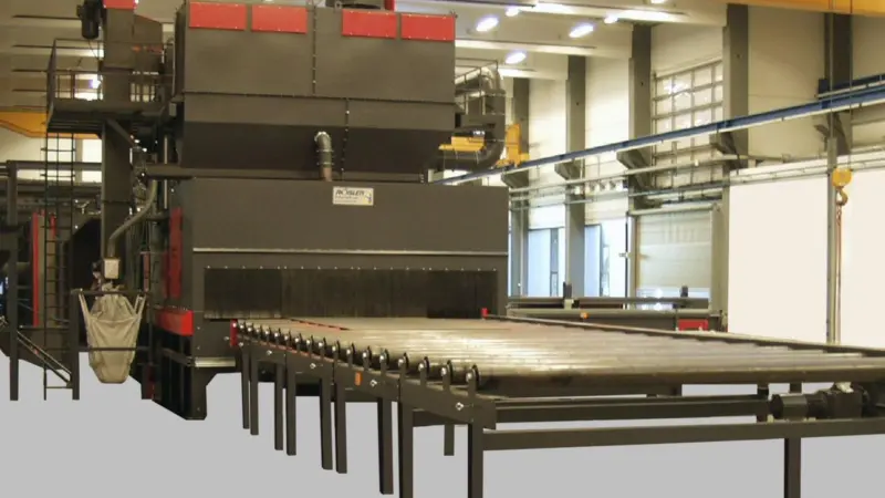Rösler’s RRB 246 system provides automatic pre-treatment and cleaning of sheet and beam parts