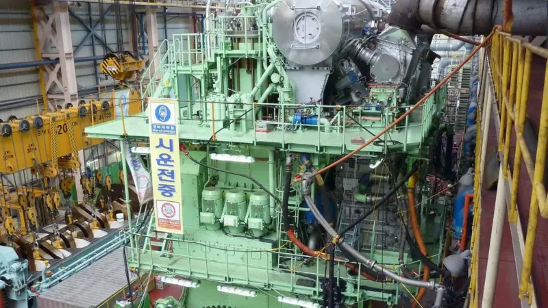 Side profile of the engine with EGR