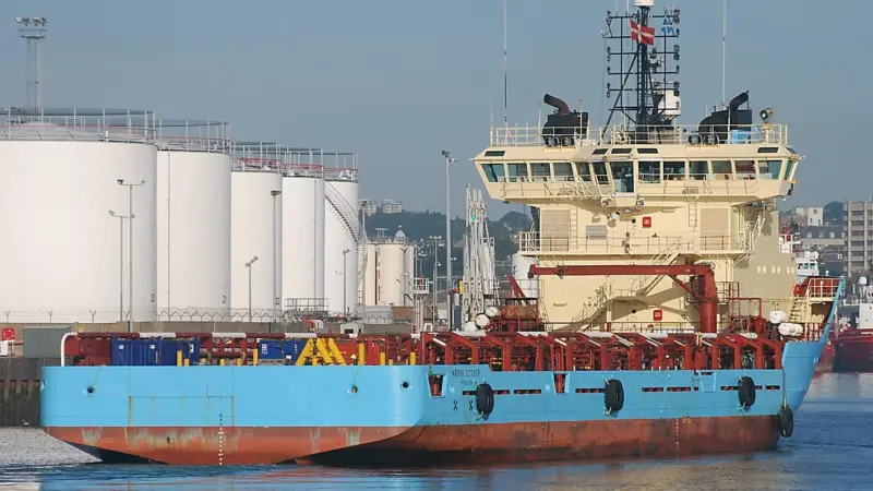 Six SOLASAFE sunscreens will be installed on the 'Maersk Fetcher'