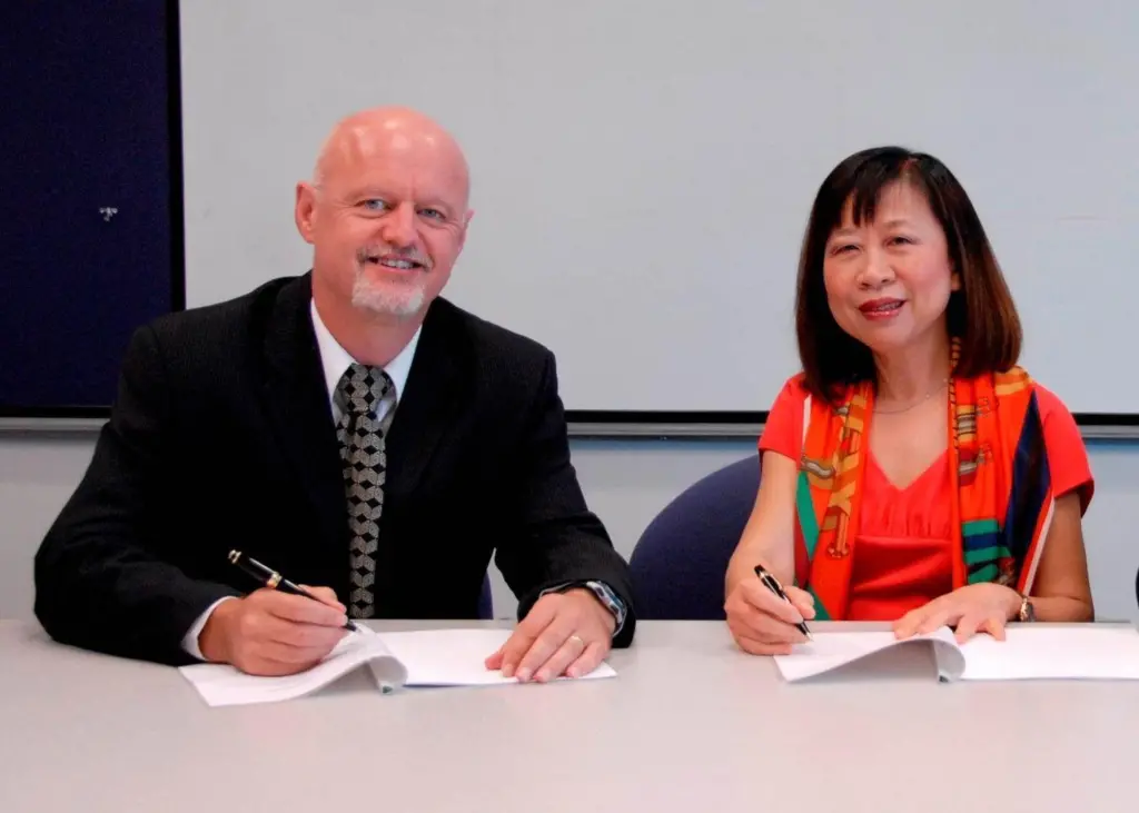 Kevin Douglas, vice president of Technical project and newbuildings at RCL, and Wong Lee-Lin, executive director of Sembawang Shipyard