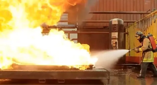 Mobile applications with dual spray mode and jet mode for lancing distances give firefighters an advantage
