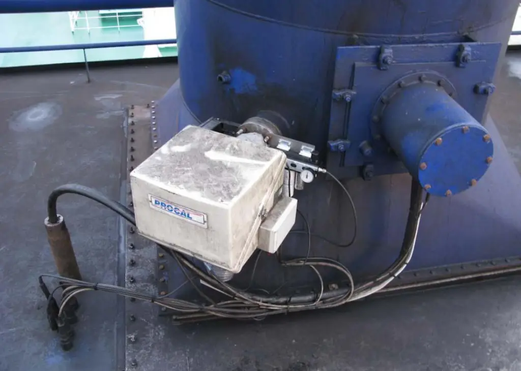 Parker Procal analyser mounted onboard a ship