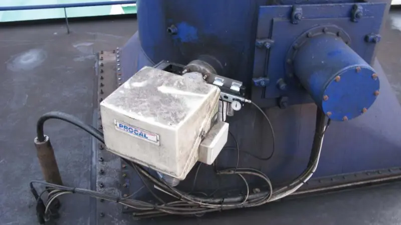 Parker Procal analyser mounted onboard a ship