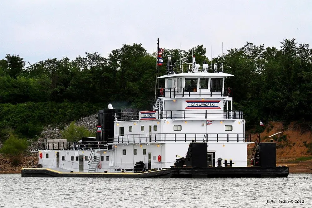 Latest Cat engines will repower a series of ACL towboats