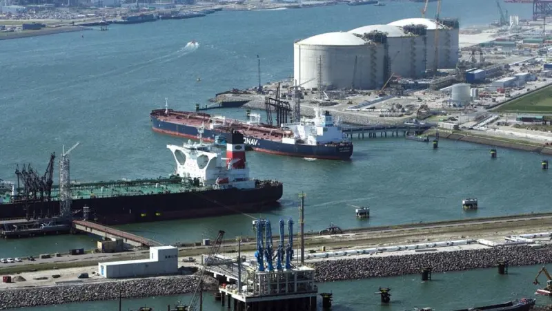 Rotterdam is leading the move to establish an LNG bunkering network in Europe and further afield