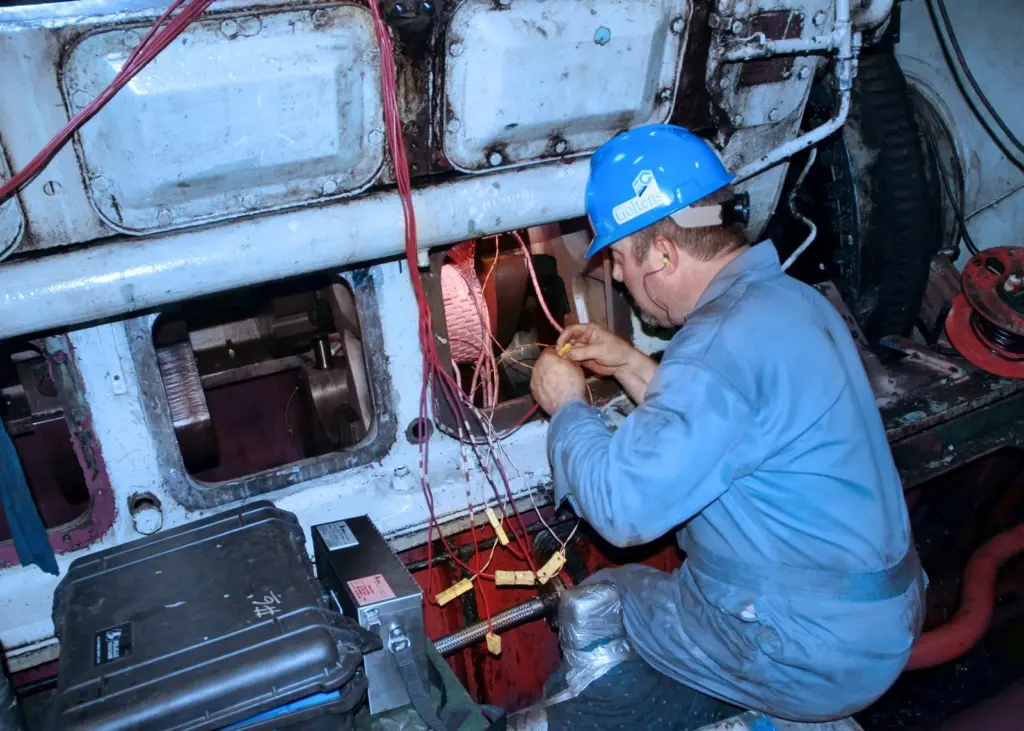 Setting up the annealing equipment on the ‘Ocean Dream’ engine