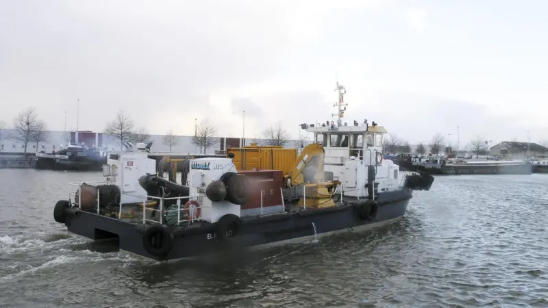 Hydrex dive support workboat on its way to Rotterdam