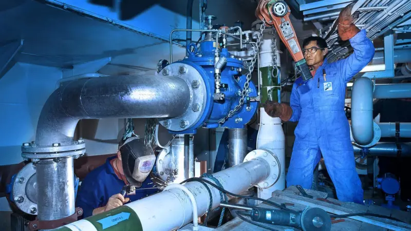 Goltens' specialists help carry out a BWT system installation onboard