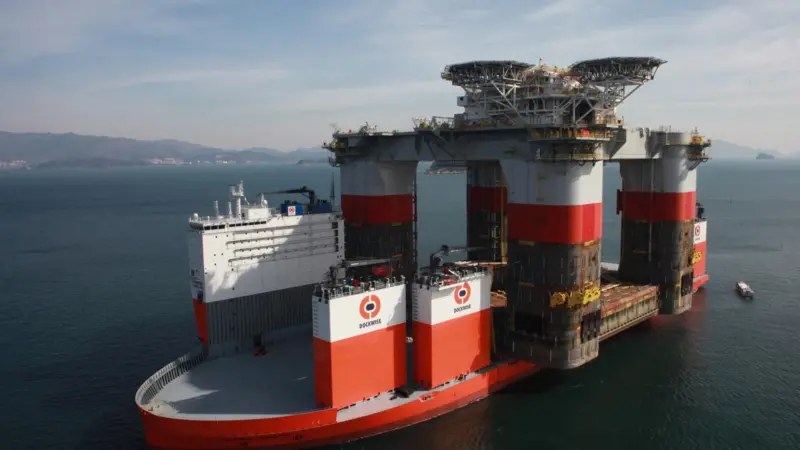 ‘Dockwise Vanguard’ showed her mettle from the outset, loading and transporting the ‘Jack/St Malo’ semi-submersible production unit from Korea to the US Gulf (Dockwise)