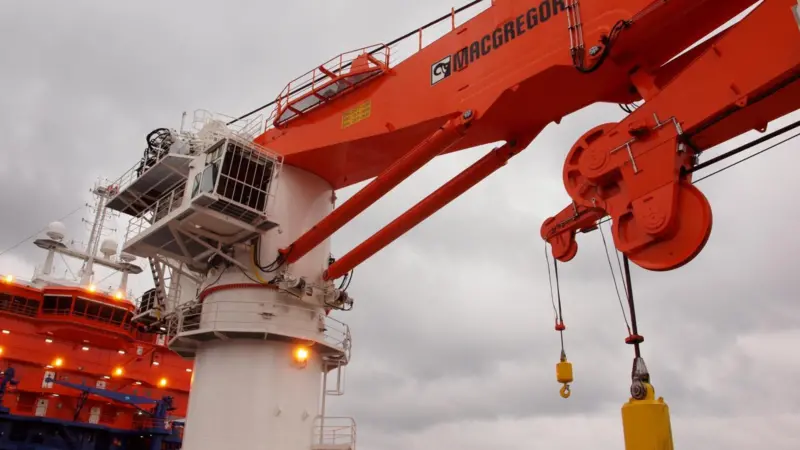 Offshore cranes are the subject of HoOK, a Hamburg-based R&D project