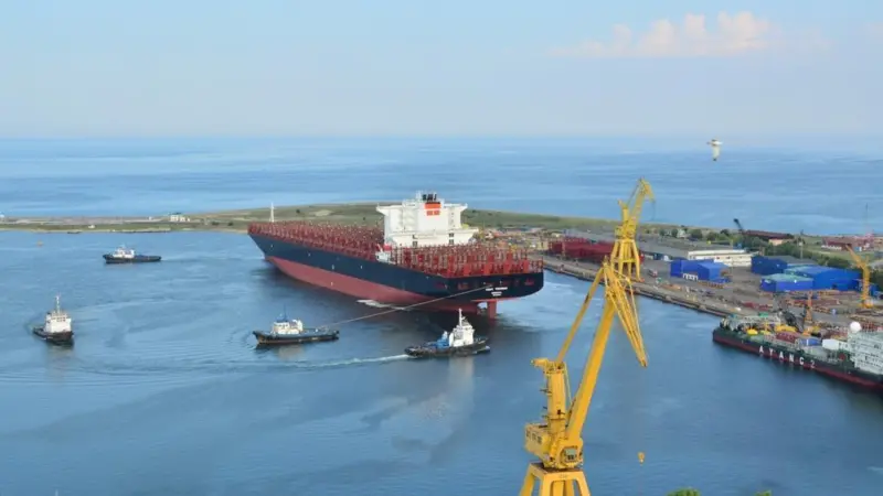 DMHI says that the CSAV TOCONAO is the largest containership ever built in the Black Sea and Mediterranean sea area