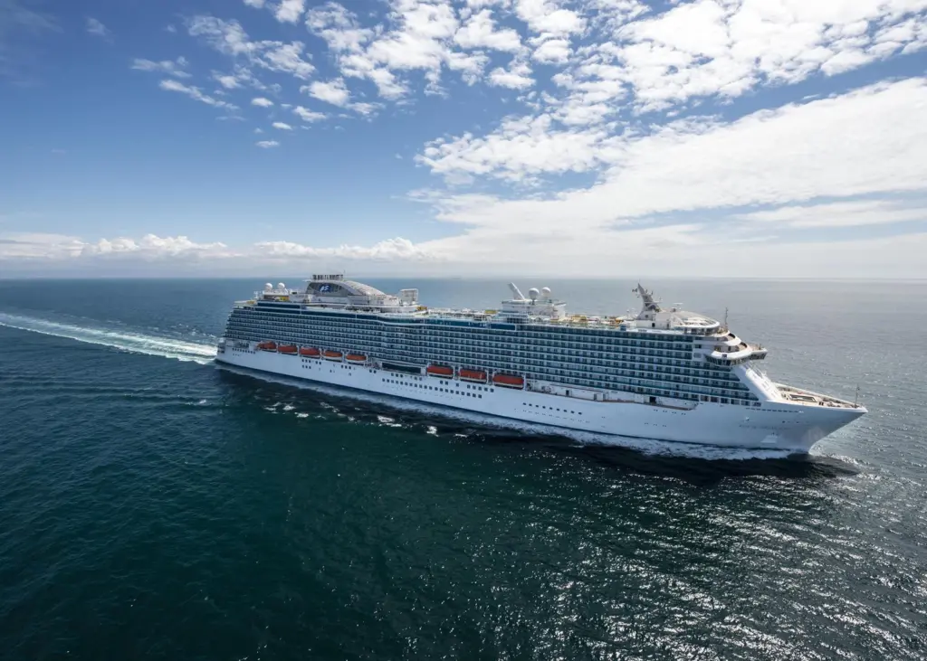 ‘Royal Princess’ at sea