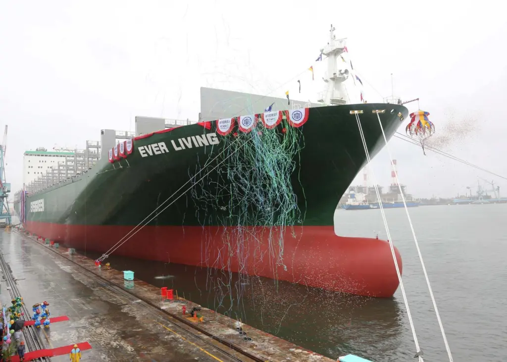 Evergreen’s first L-type container ship, ‘Ever Living’, was named in Taiwan on 28 August