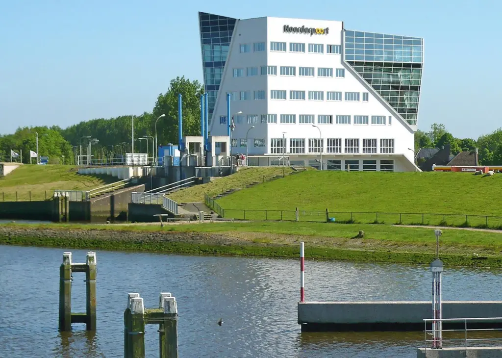 Kongsberg Maritime is to upgrade the bridge and engine room simulators at Delfzil, in the Netherlands