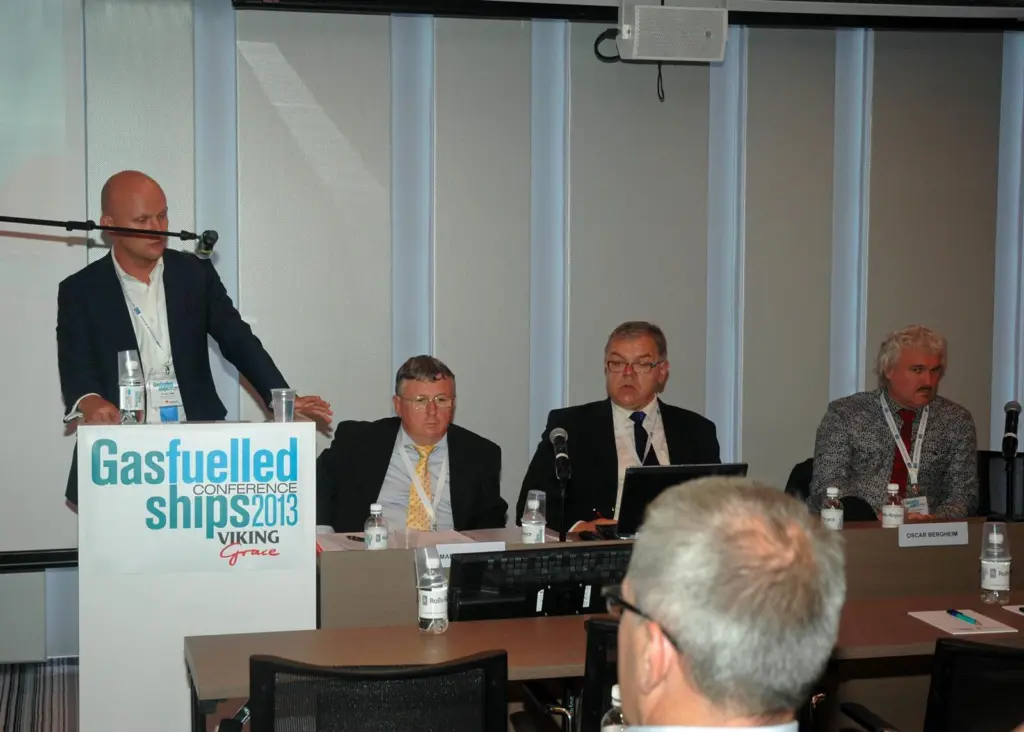 Ed de Jong (standing), Kari Granberg, Martin L Shaw and Oscar Bergheim offer their experiences of operating various types of ships on LNG; dual-fuel, gas-only and mixed fuel