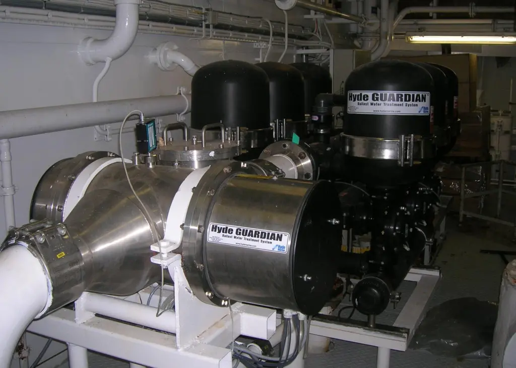 The Hyde Guardian uses ultraviolet disinfection to treat ships’ ballast water