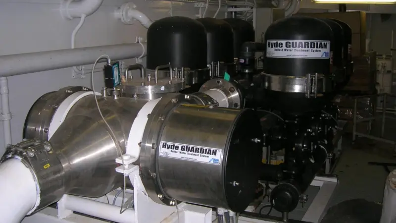The Hyde Guardian uses ultraviolet disinfection to treat ships’ ballast water
