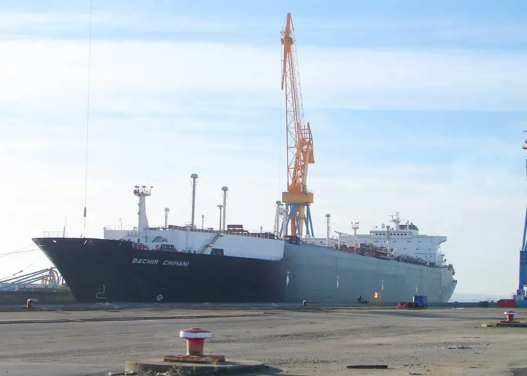 The LNG carrier ‘Bachir Chihani’ is in for maintenance at DSB