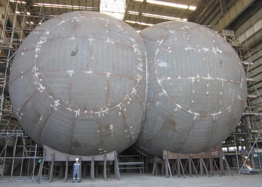 “World’s largest” bilobe LNG tanks at Sinopacific – BV’s PR agency thought readers might find the image amusing, though we are not sure why
